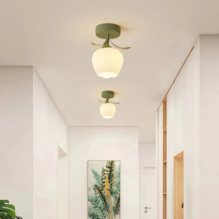 Simple Tiffany Ceiling Lamp with Mini Flowers