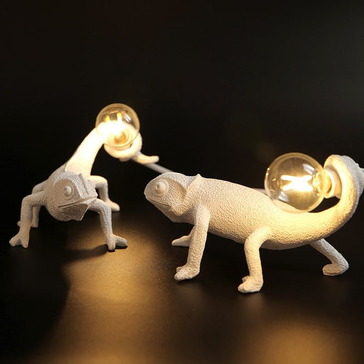 Modern Table Lamp in Lizard Animal Resin