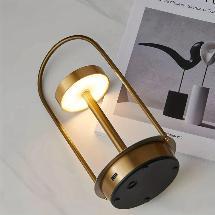 Estraglo | LED Table Lamp