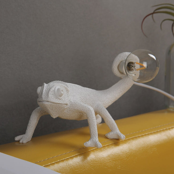 Modern Table Lamp in Lizard Animal Resin