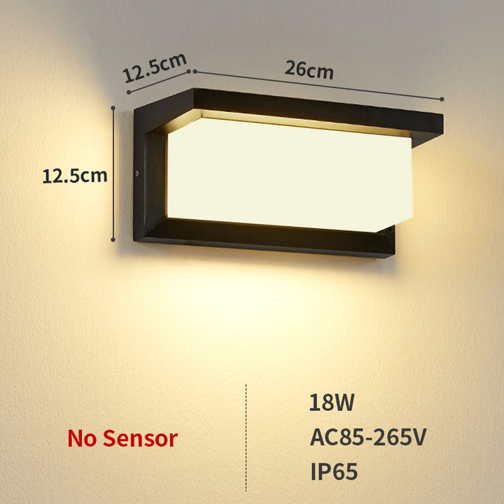Wall lamp with motion sensor