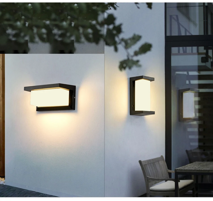 Wall lamp with motion sensor