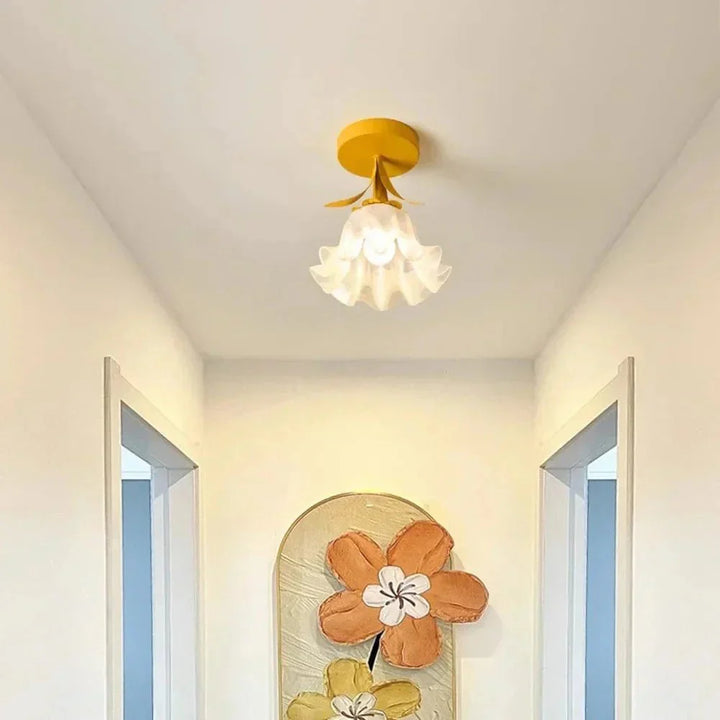 Simple Tiffany Ceiling Lamp with Mini Flowers