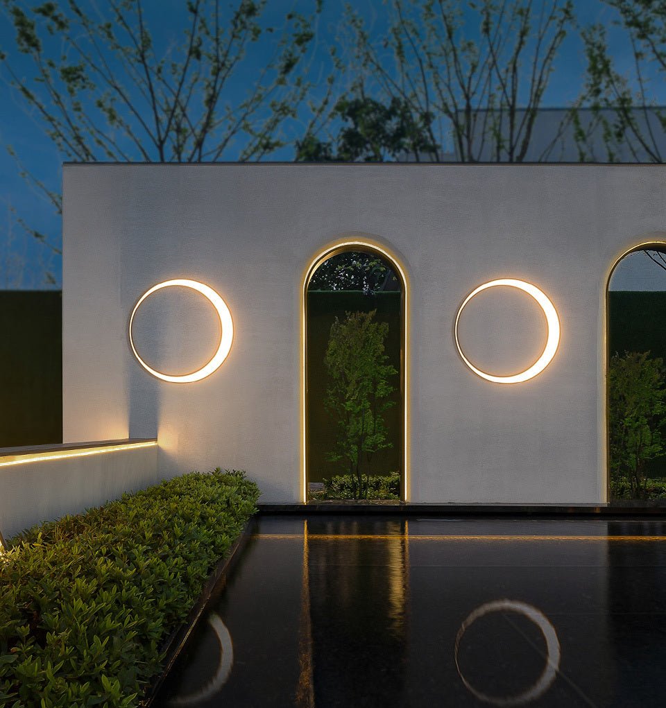 Eclipse Outdoor Wall Lamp