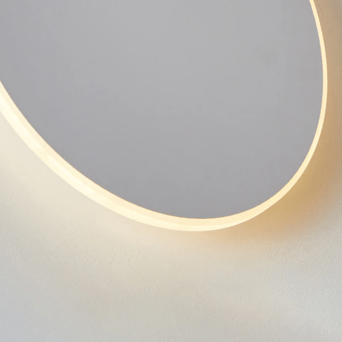 Minimalist Round LED Wall Light Made of Metal for Outdoor Use