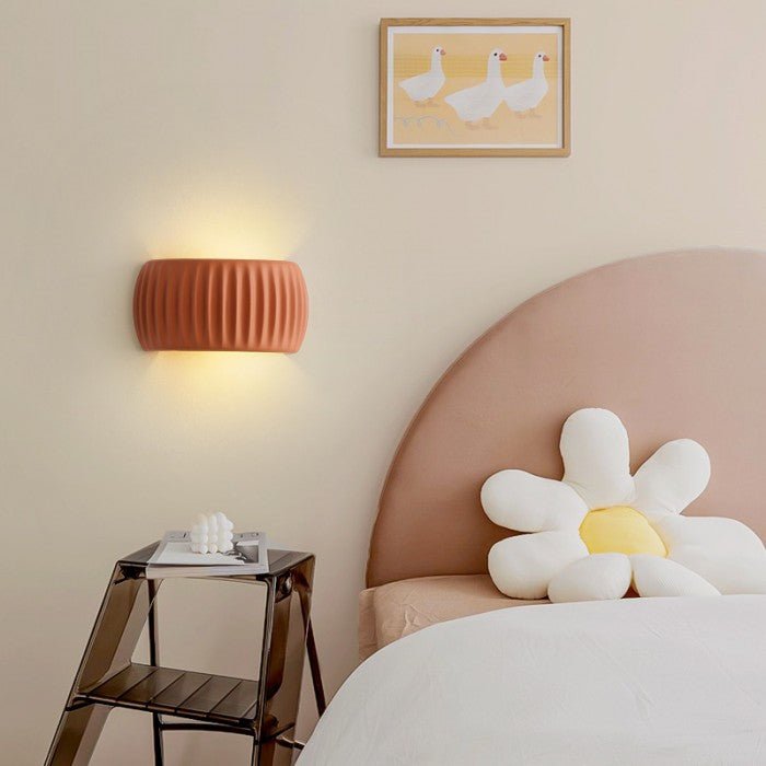 Modern Art Deco resin ribbed wall lamp