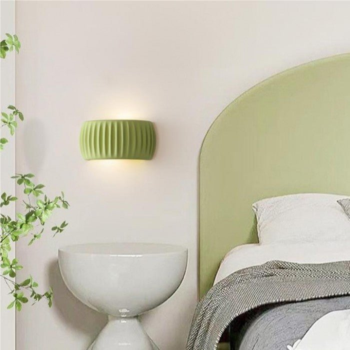 Modern Art Deco resin ribbed wall lamp