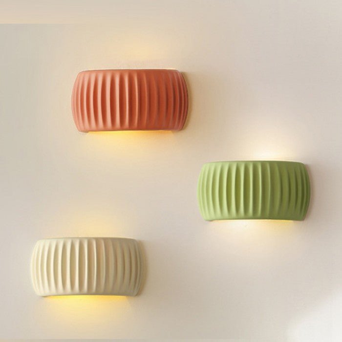 Modern Art Deco resin ribbed wall lamp