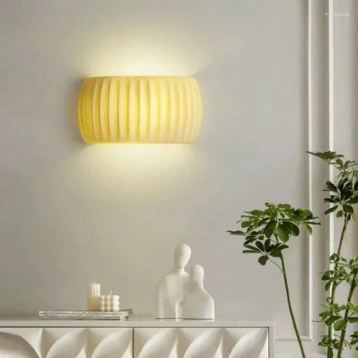Modern Art Deco resin ribbed wall lamp