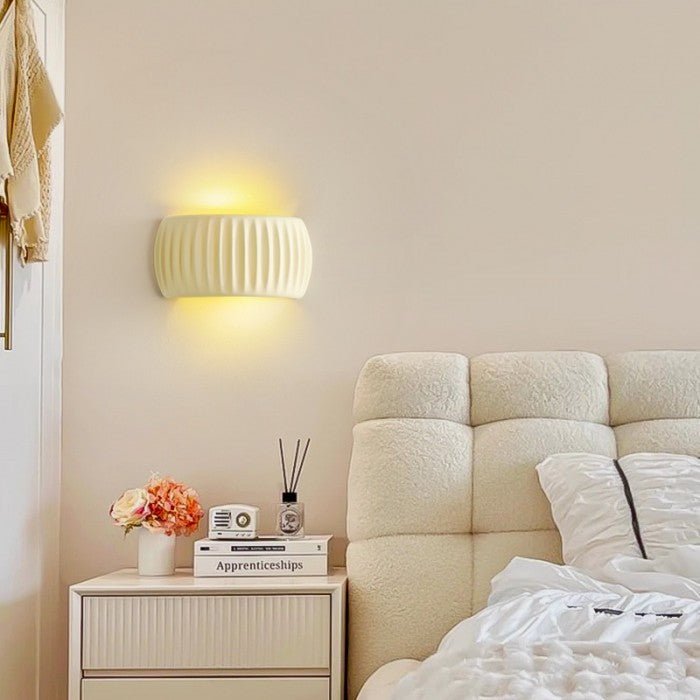 Modern Art Deco resin ribbed wall lamp