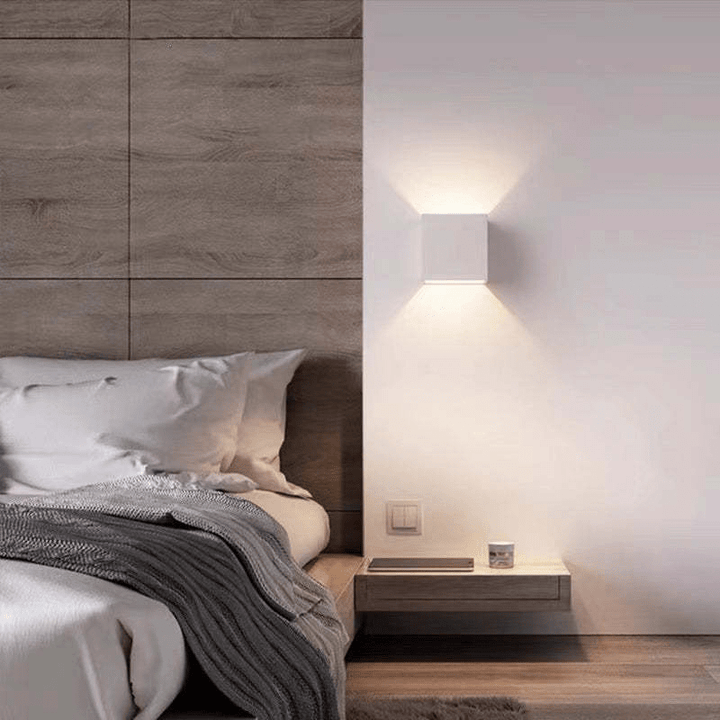 Modern Aluminum Waterproof LED Wall Lamp for Indoor and Outdoor Use