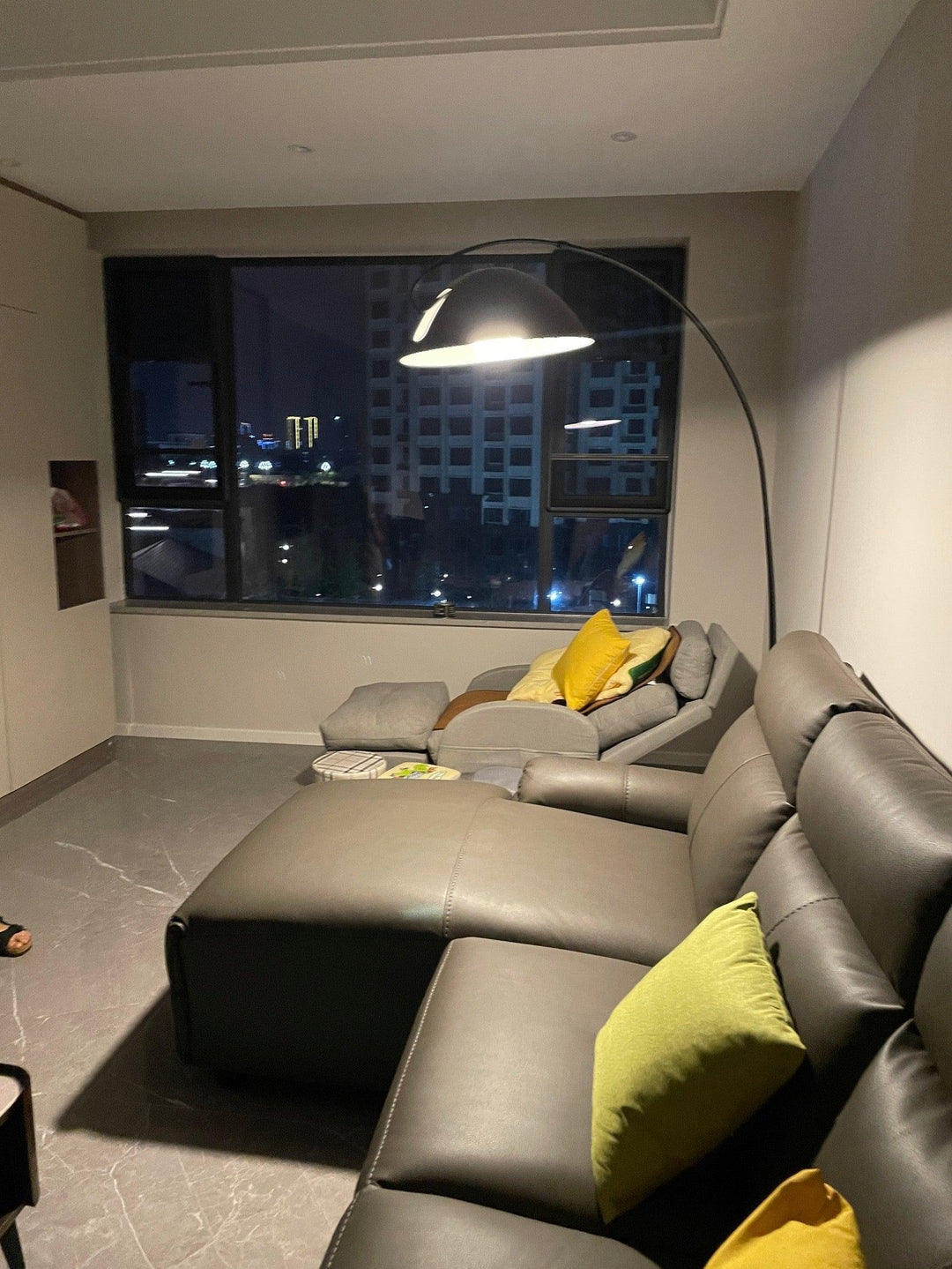Verse Arch Floor Lamp