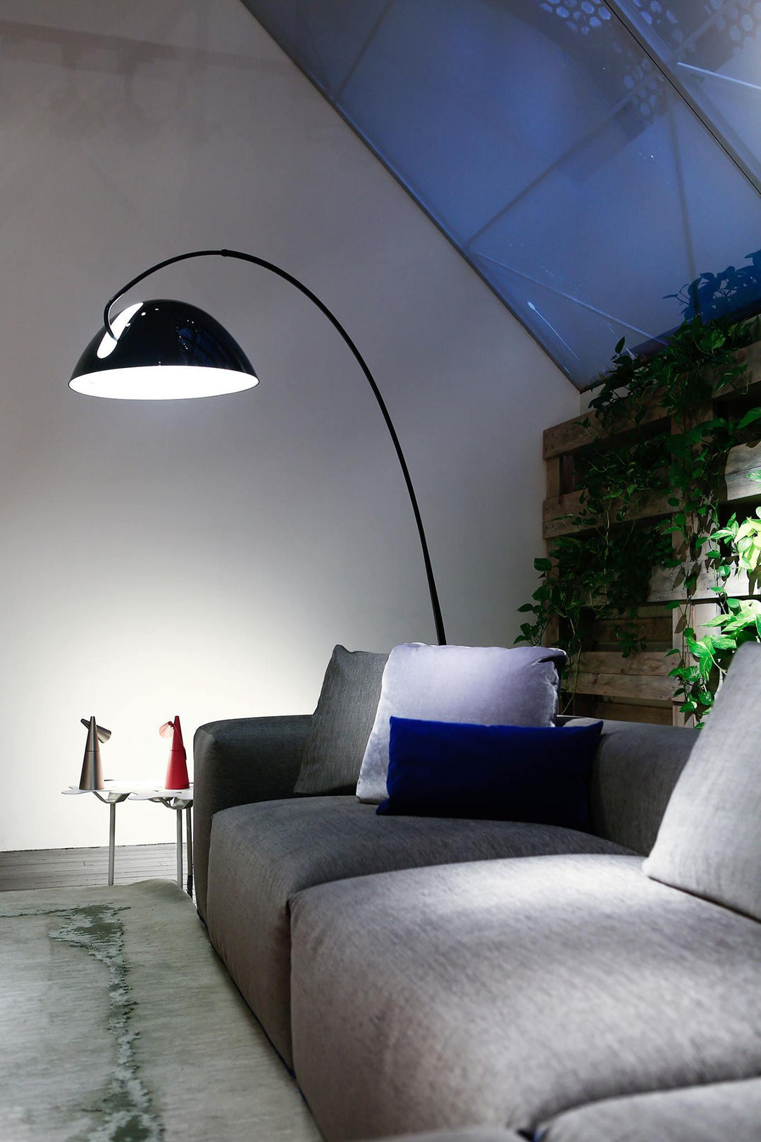 Verse Arch Floor Lamp