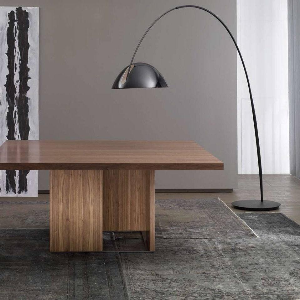 Verse Arch Floor Lamp