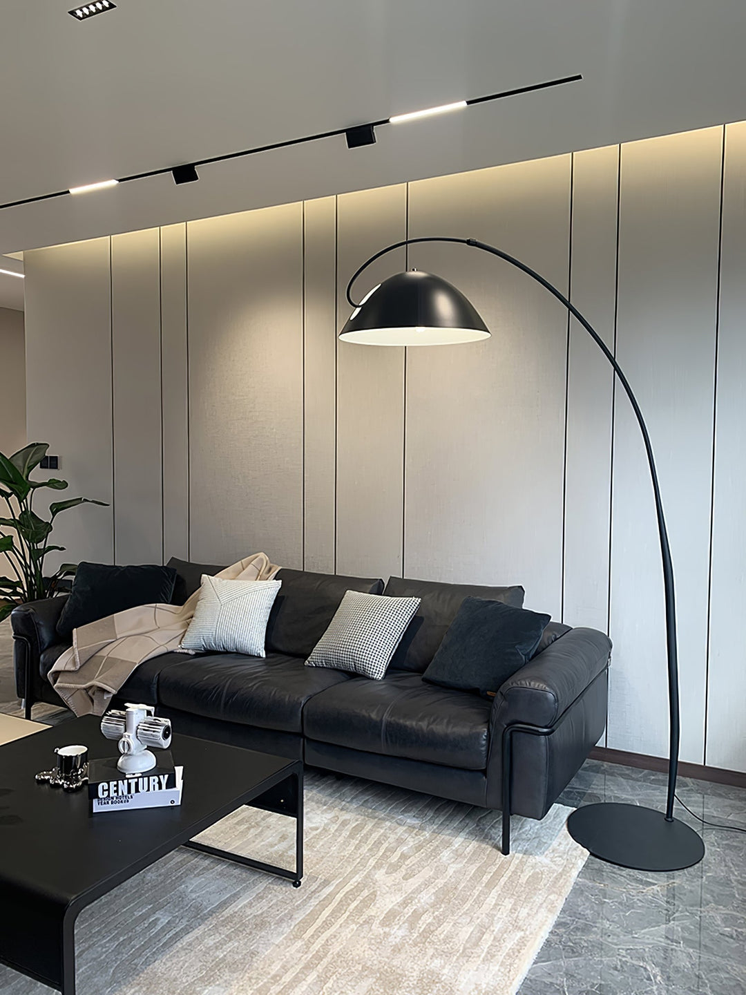 Verse Arch Floor Lamp
